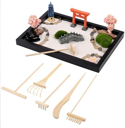 BELLE VOUS Kit Jardin Zen Miniature Japonais - 20 x 28 cm - Coffret Cadeau Jardin Japonais avec Sable, 6 Outils & 11 Éléments - Décoration de la Maison ou du Bureau - Accessoires pour la Méditation