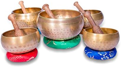 Lot de 5 bols chantants tibétains authentiques à 7 métaux pour yoga, guérison des chakras, relaxation profonde, soulagement du stress et pleine conscience, Fabriqué à la main au Népal, avec coussins - Image 3
